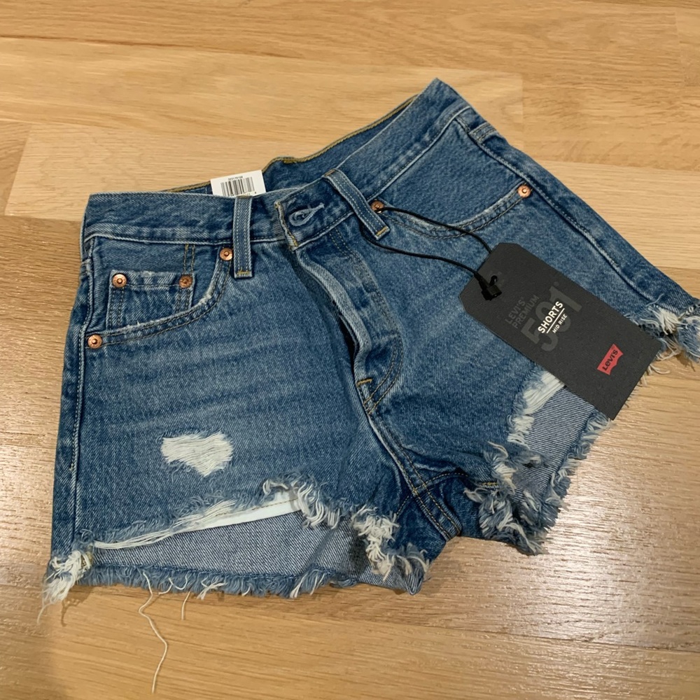 Levi’s 501 Mid Rise Shorts Size 25